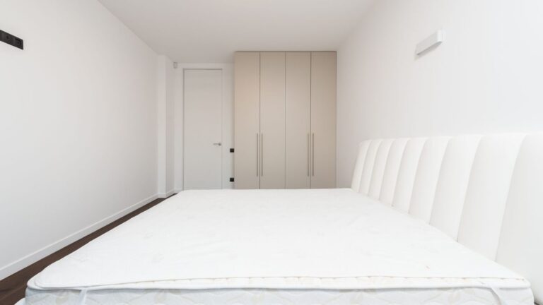 How to Clean a Mattress and Remove Stains
